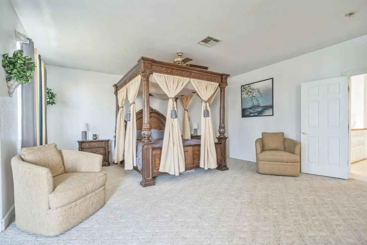 466 Massive 5 Bedroom Close To The Strip Las Vegas USA